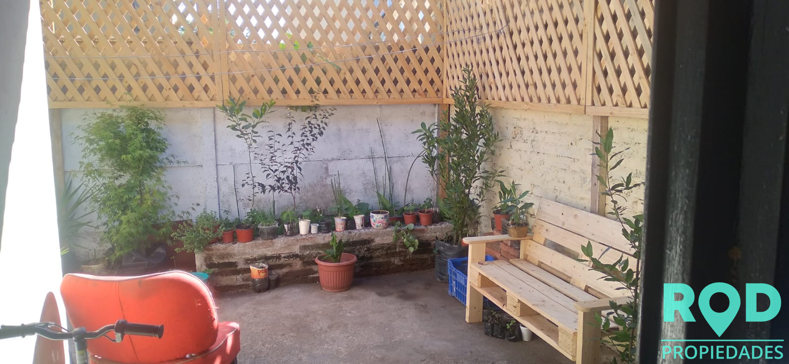 En Venta casa en Villa Jardín del Este